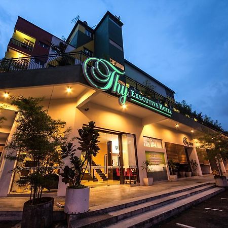 泰行政酒店 新山 外观 照片