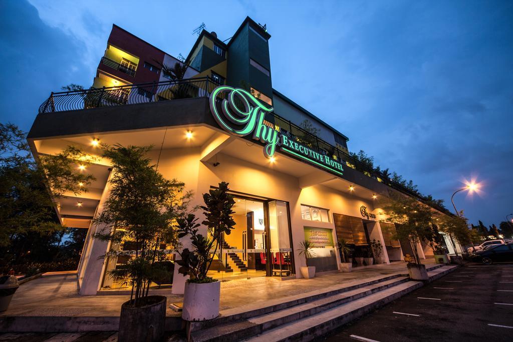 泰行政酒店 新山 外观 照片